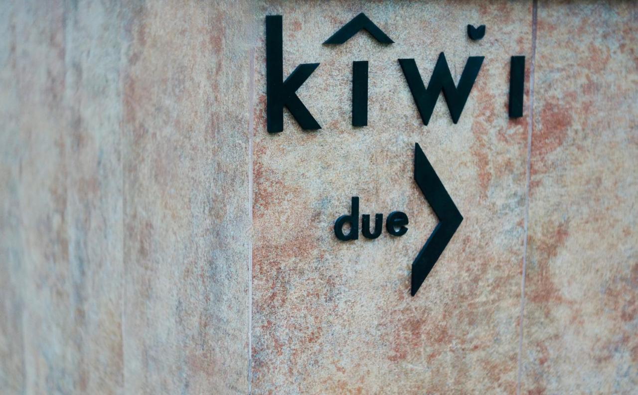 Апартаменты Kiwi Латина Экстерьер фото